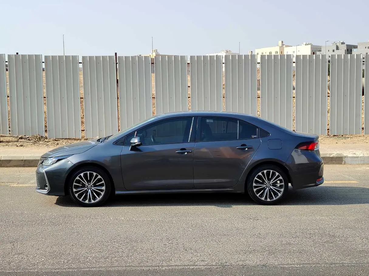 Car image 8