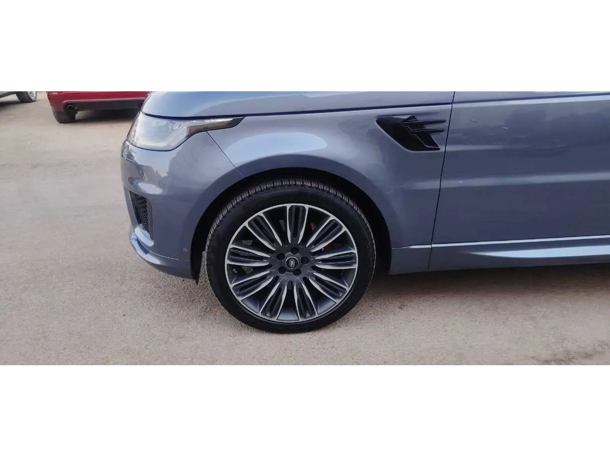 Car image 9