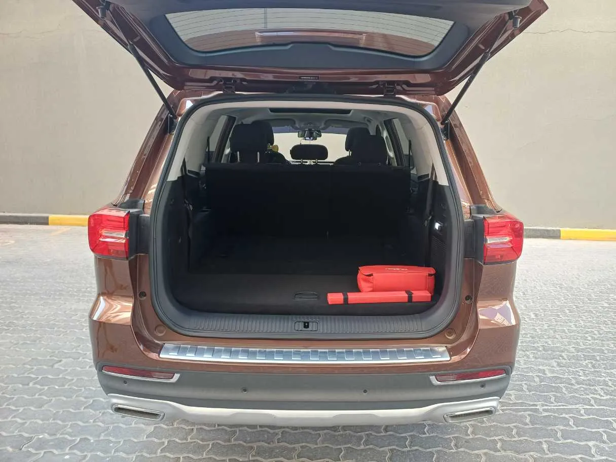 Car image 24