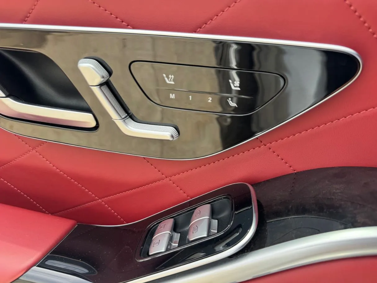 Car image 23
