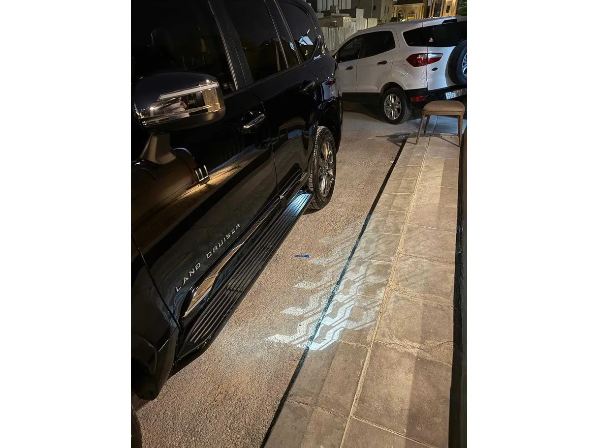 Car image 29
