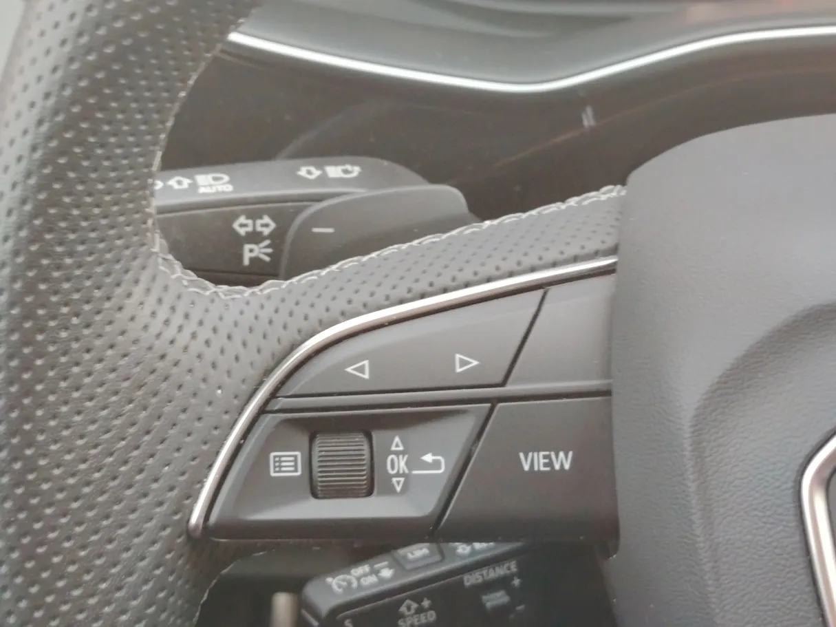 Car image 37