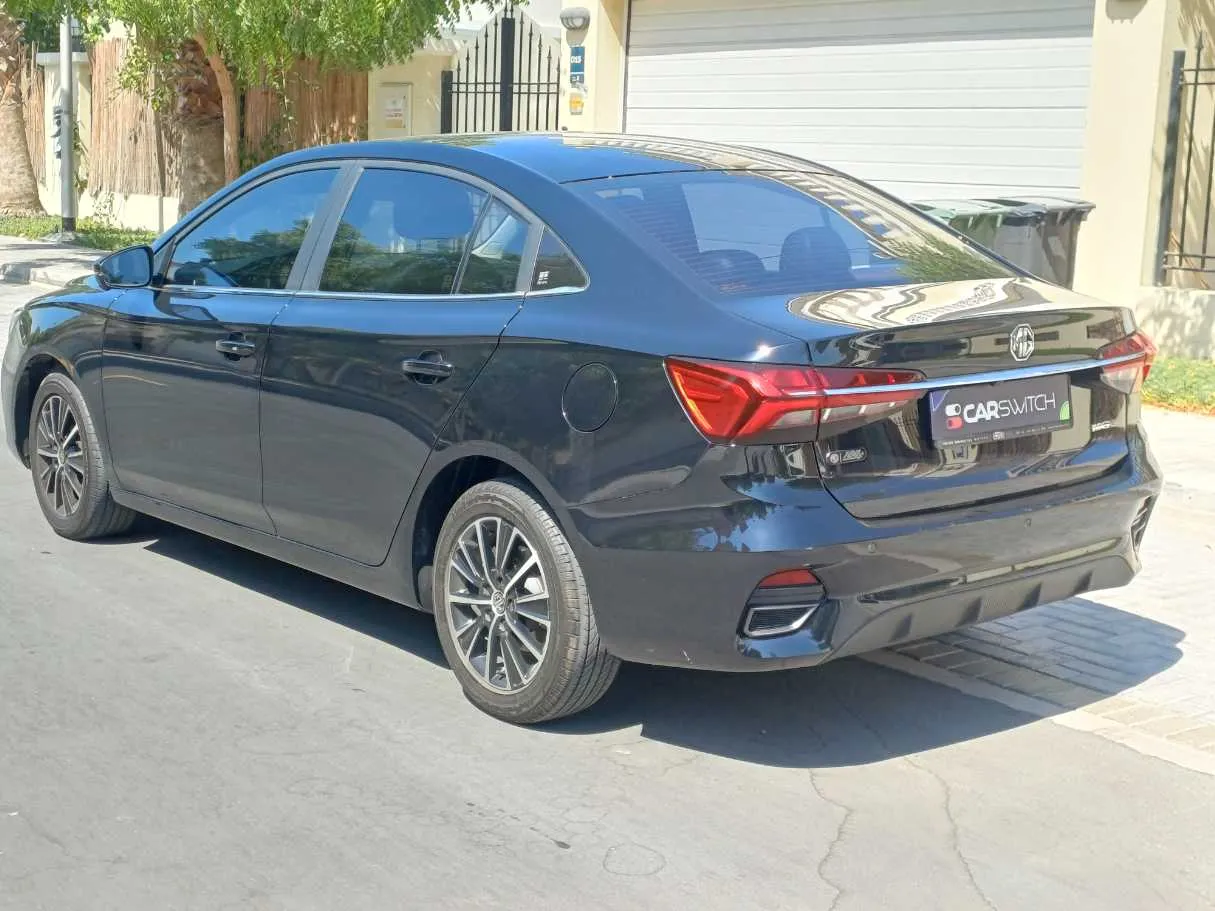 Car image 7