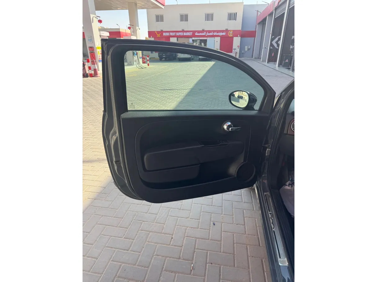 Car image 11