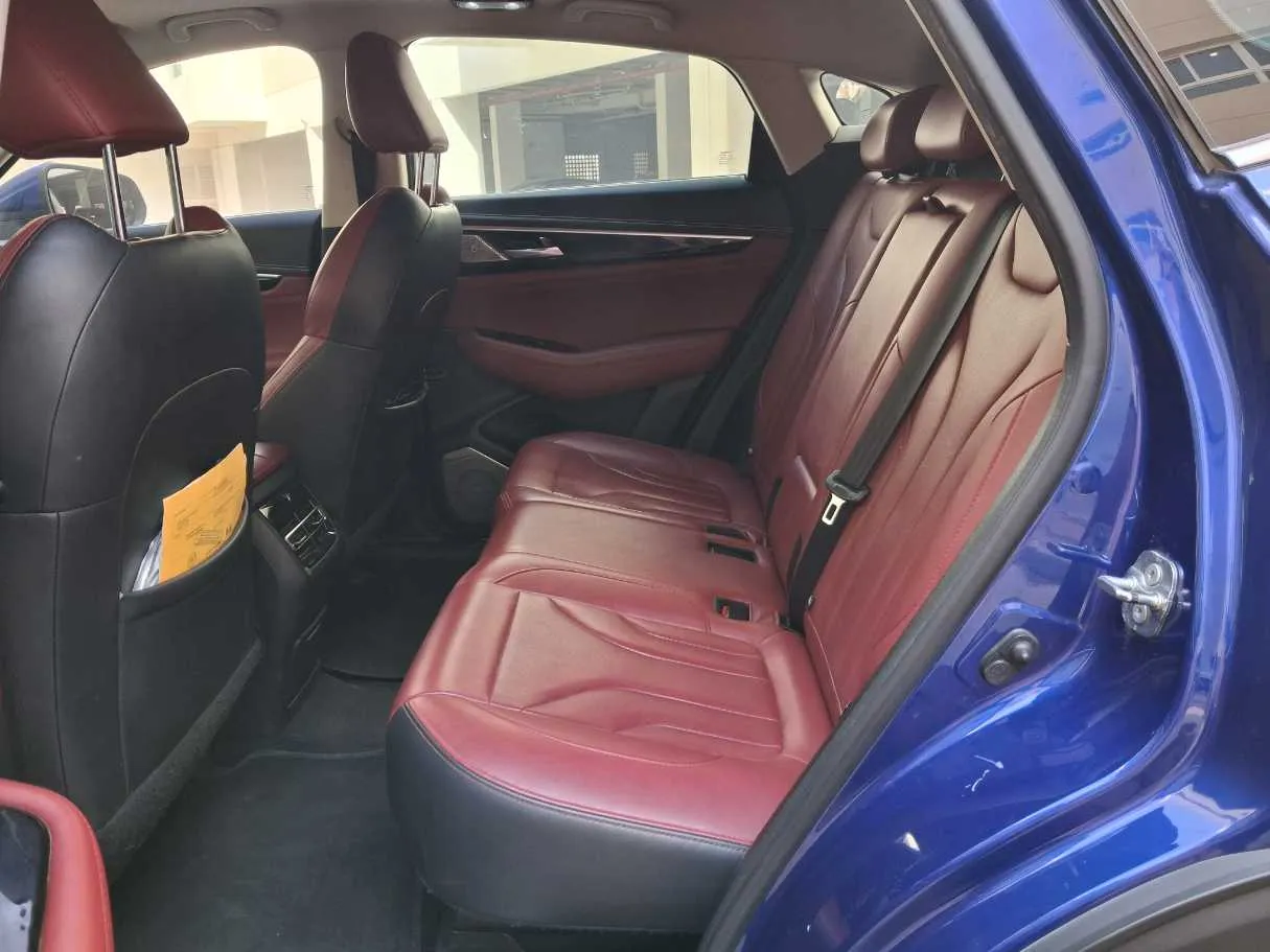 Car image 13