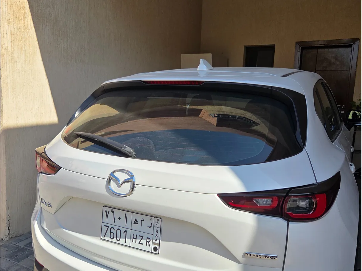 Car image 3