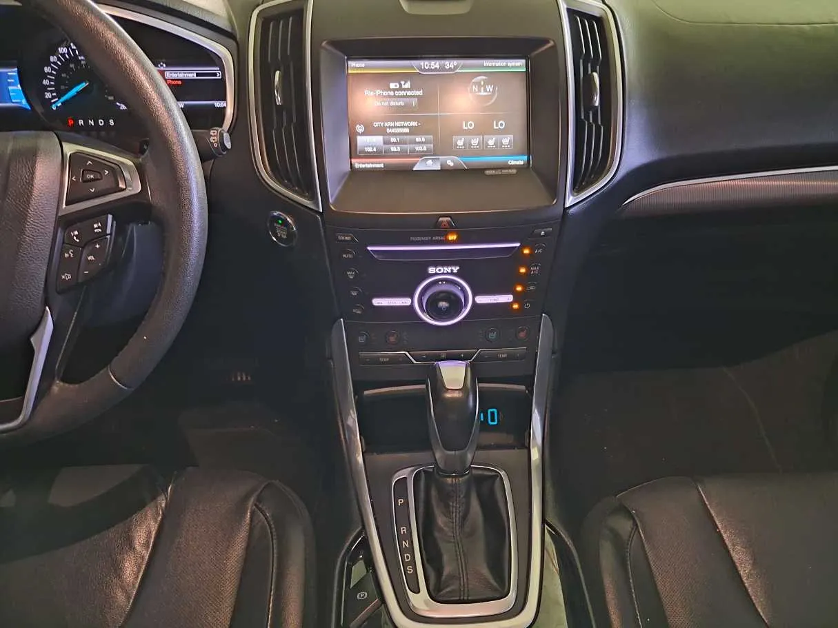Car image 16