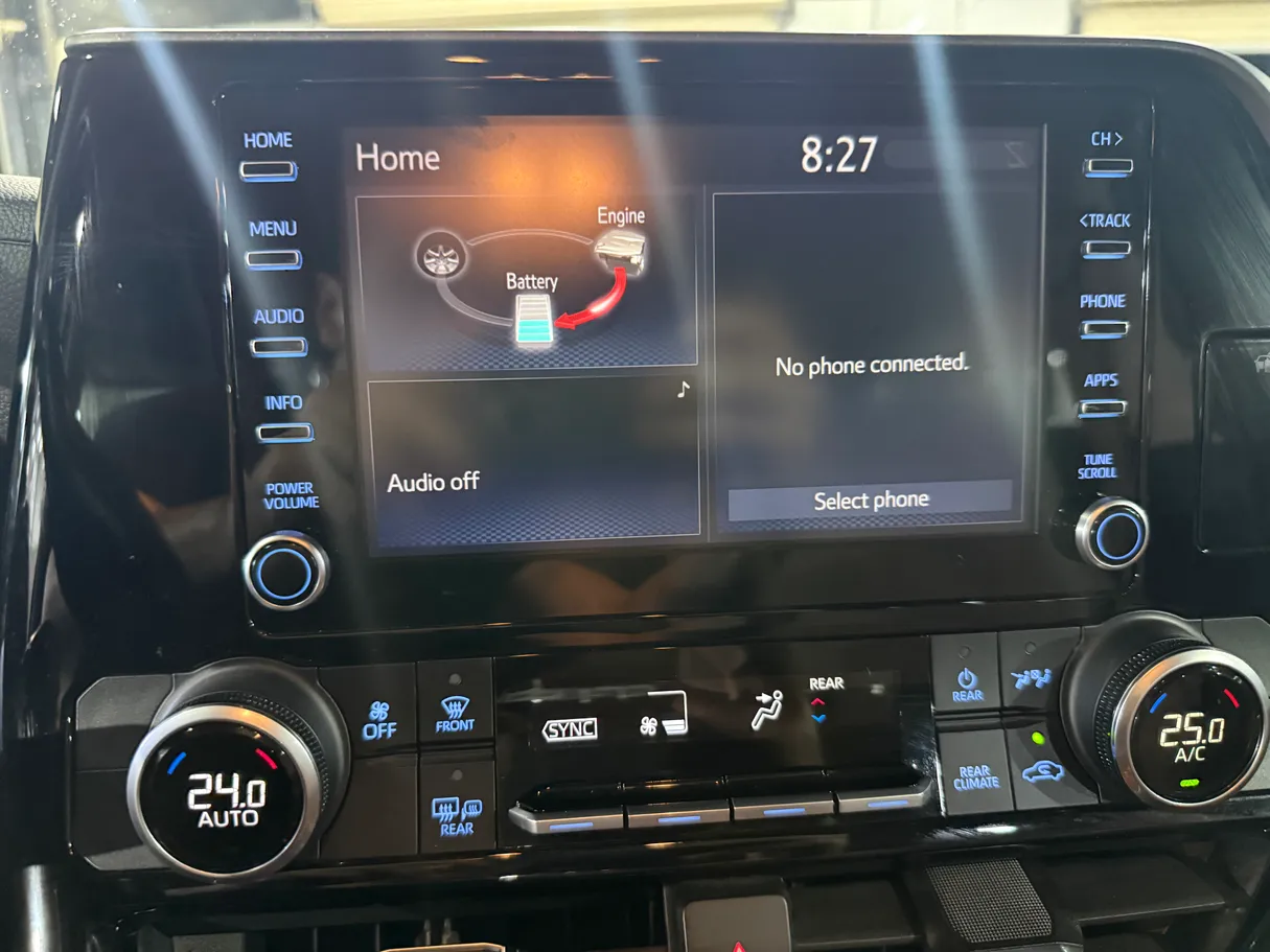 Car image 12