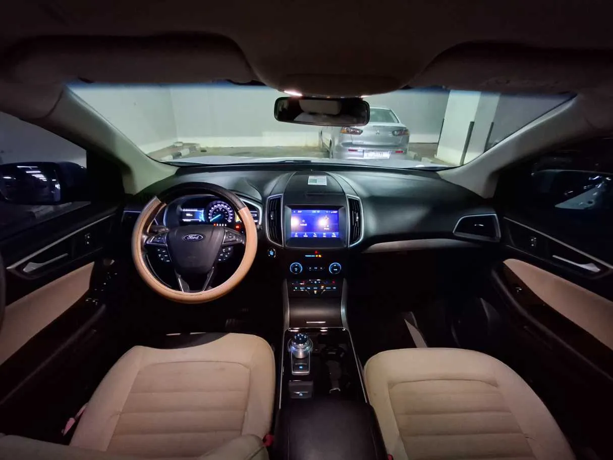 Car image 17
