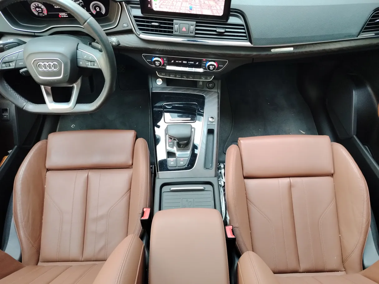 Car image 20