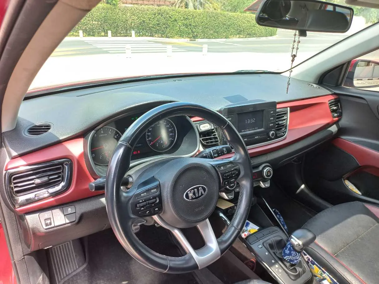 Car image 11