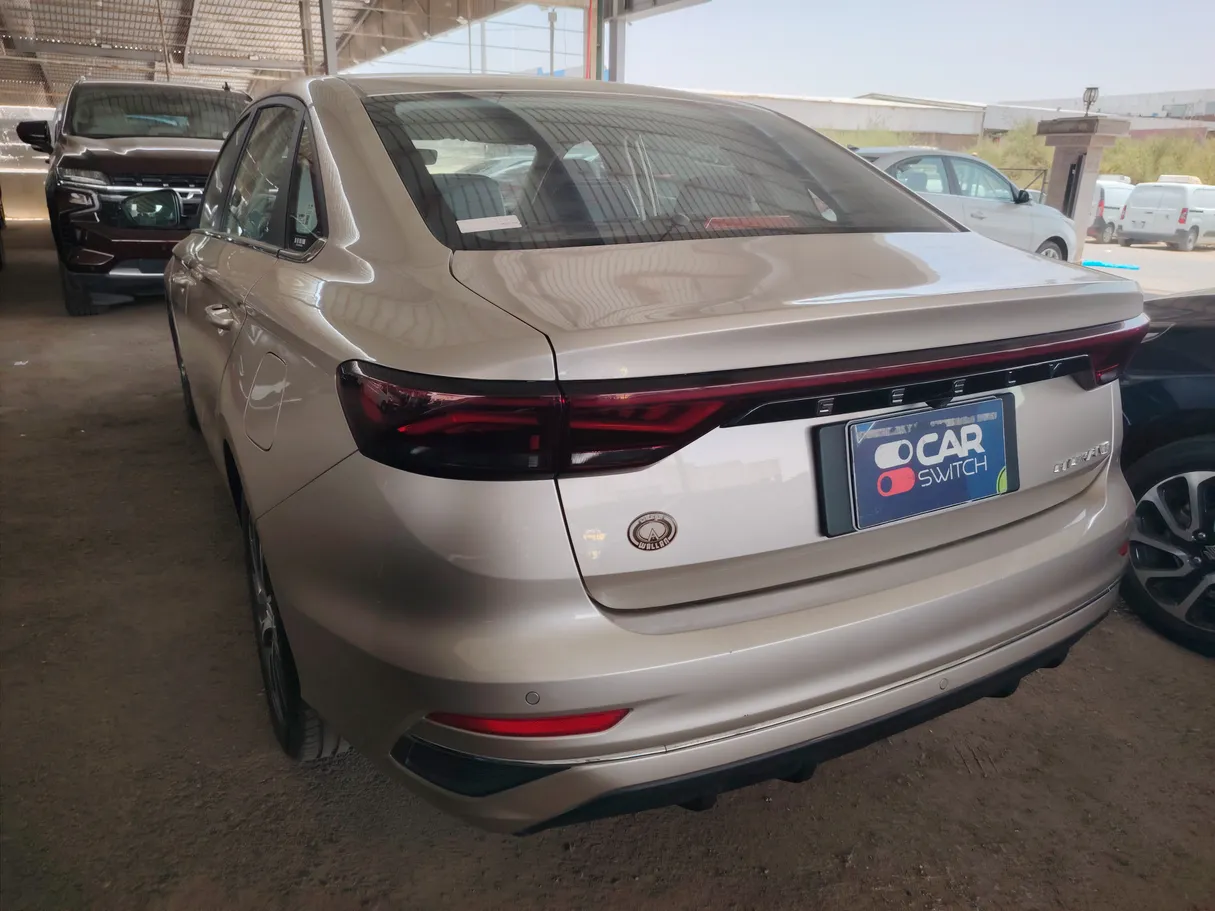 Car image 7