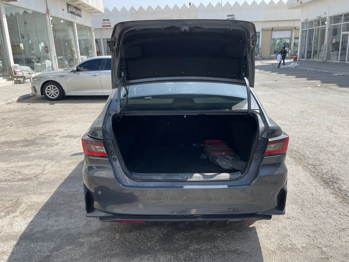 Car image 21