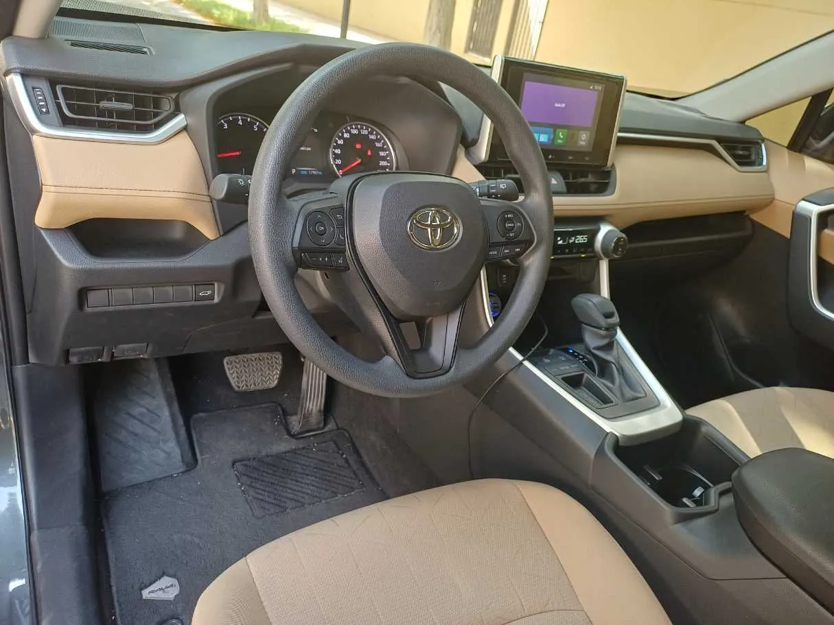 Car image 11