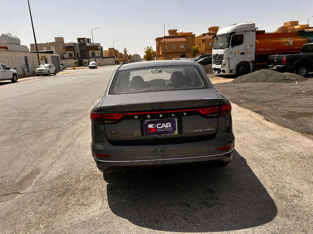 Car image 6