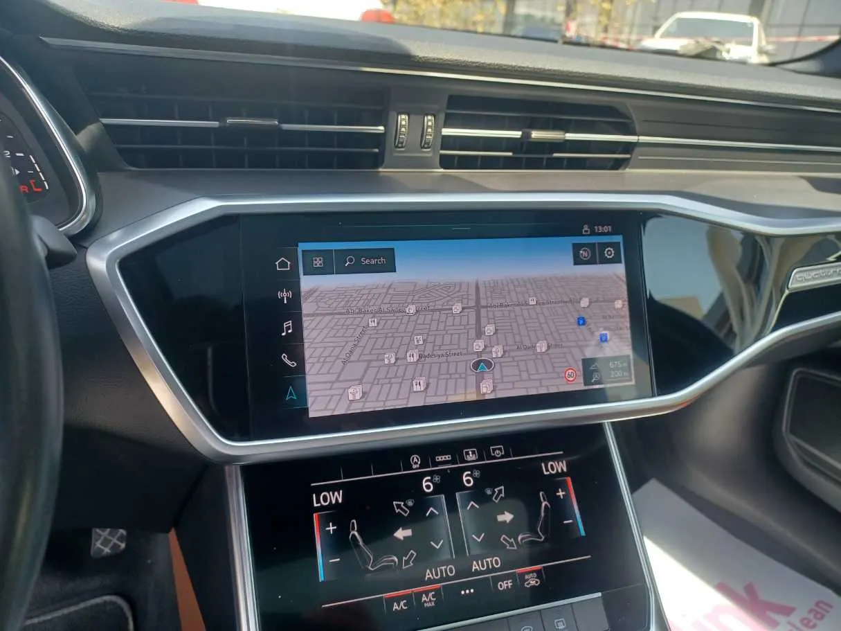 Car image 17