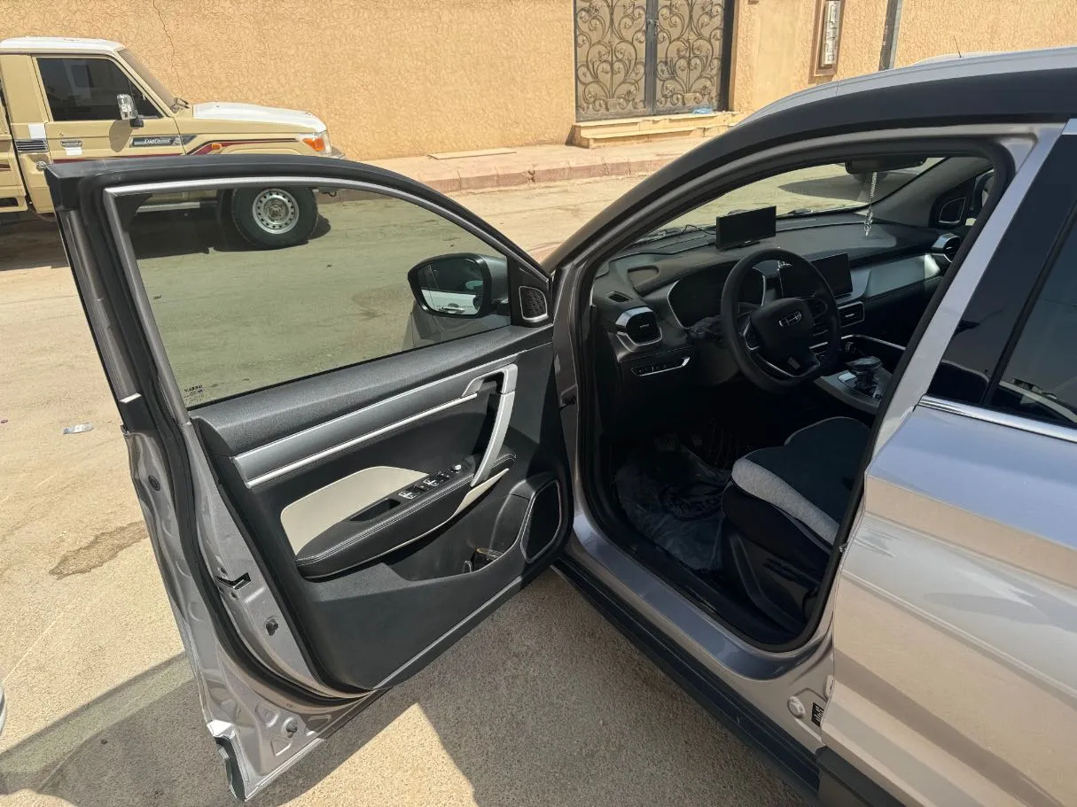 Car image 7