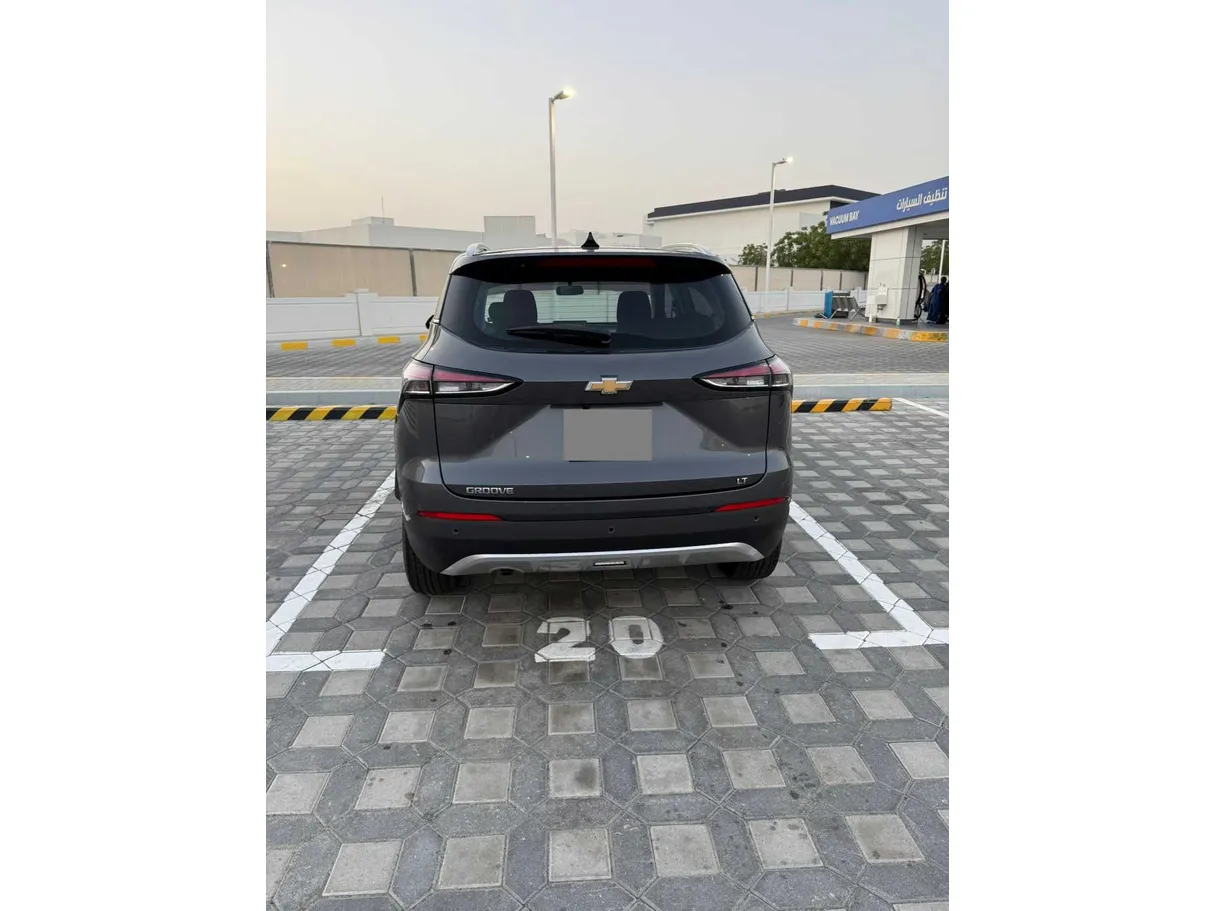Car image 3