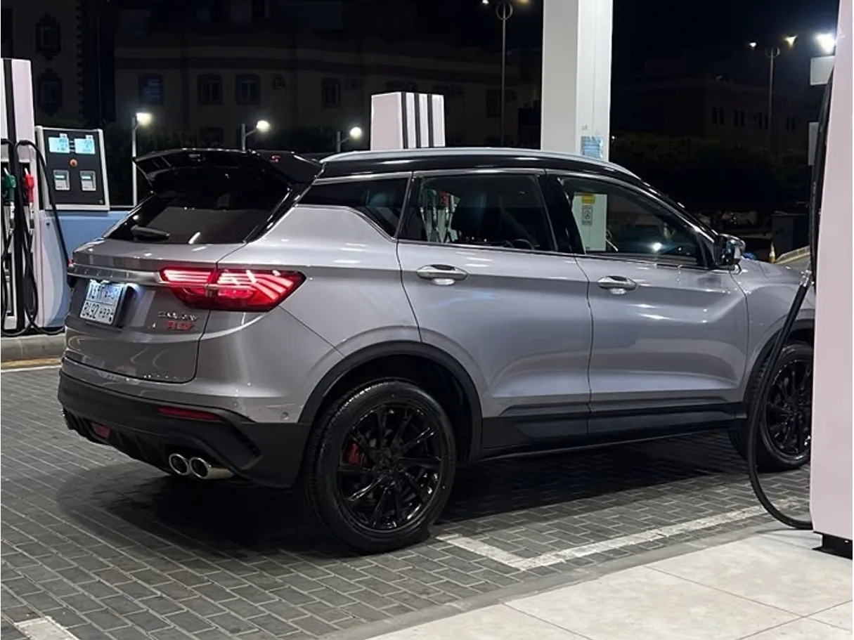 Car image 3