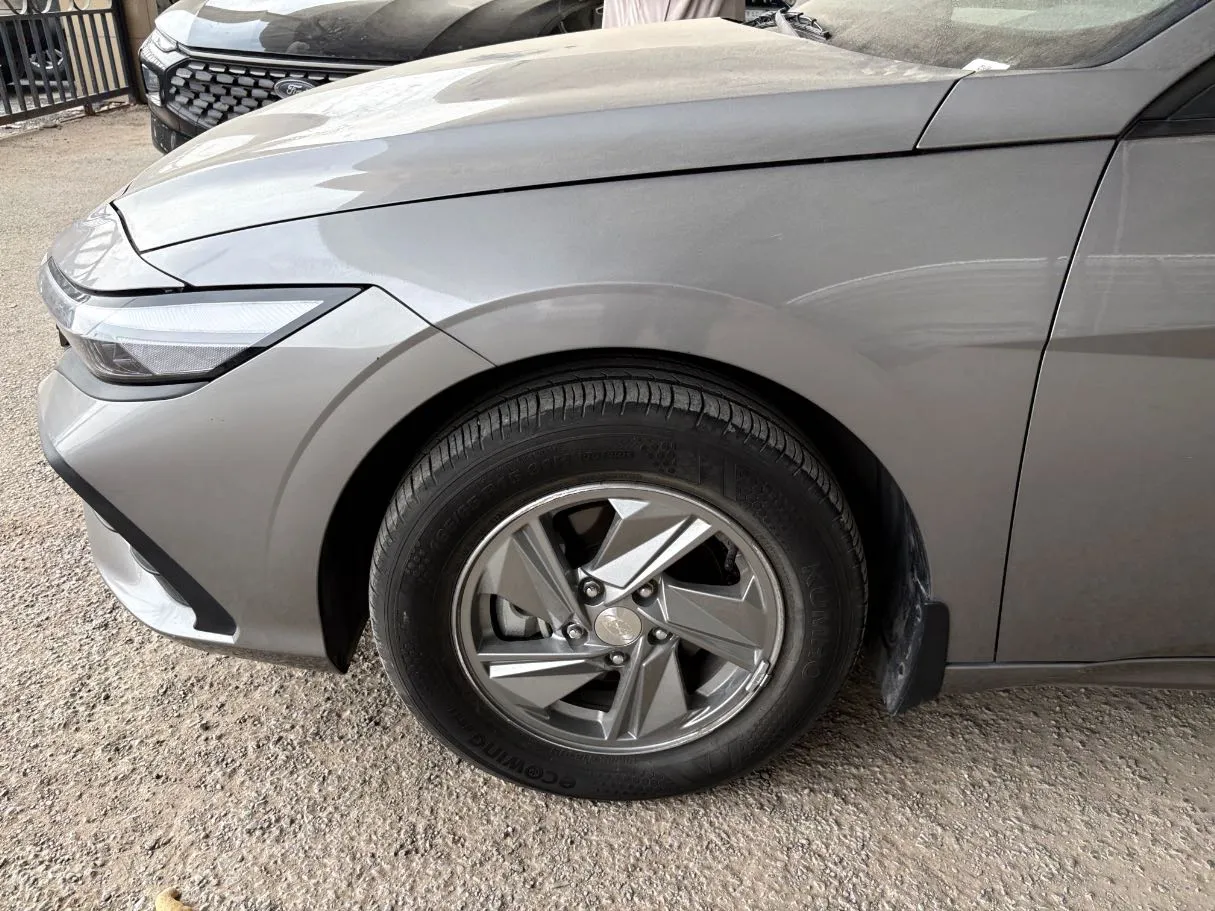 Car image 7