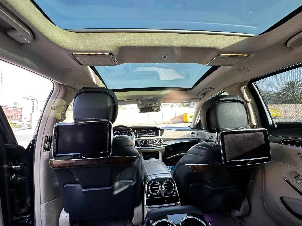 Car image 17