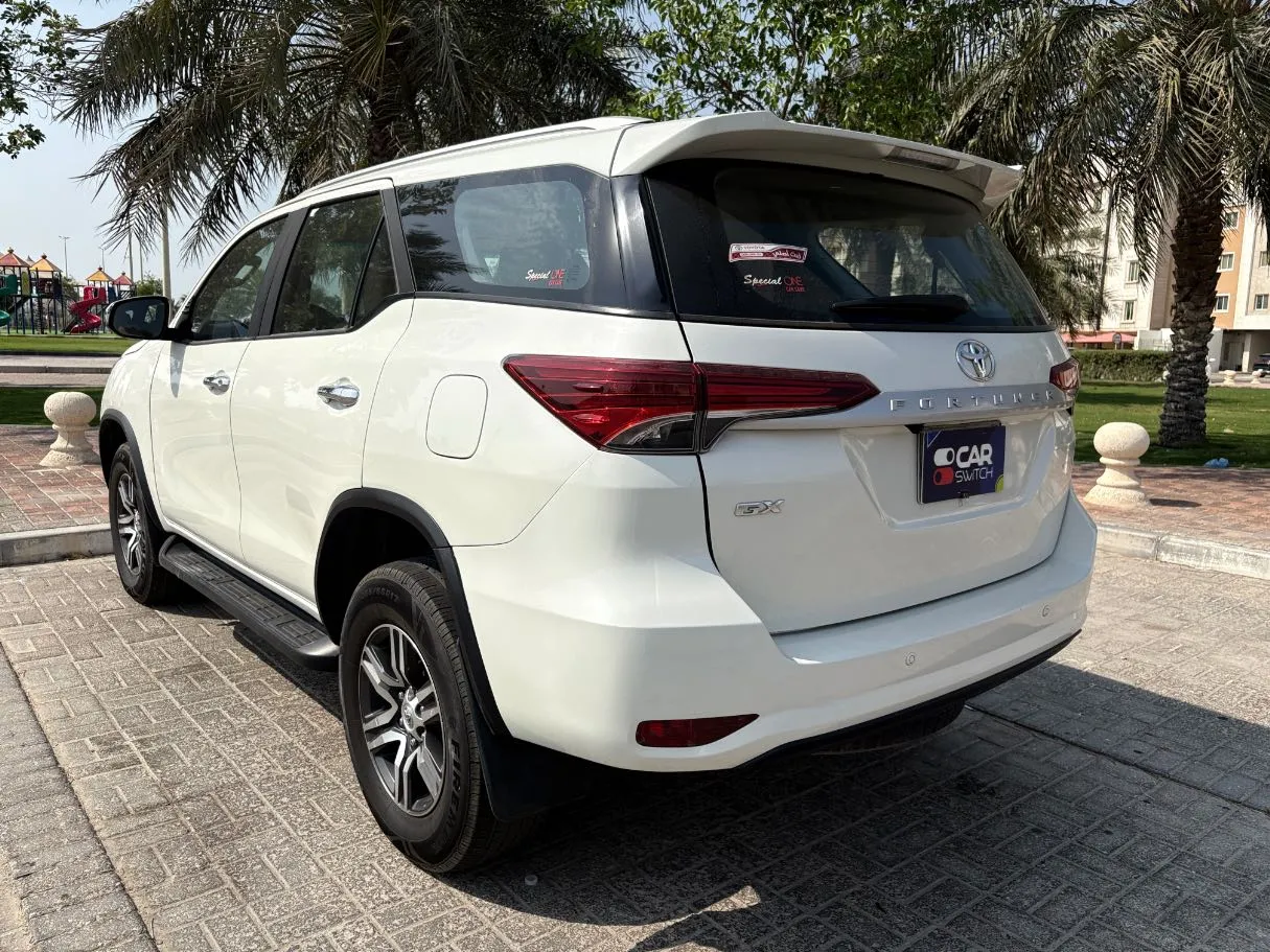 Car image 7