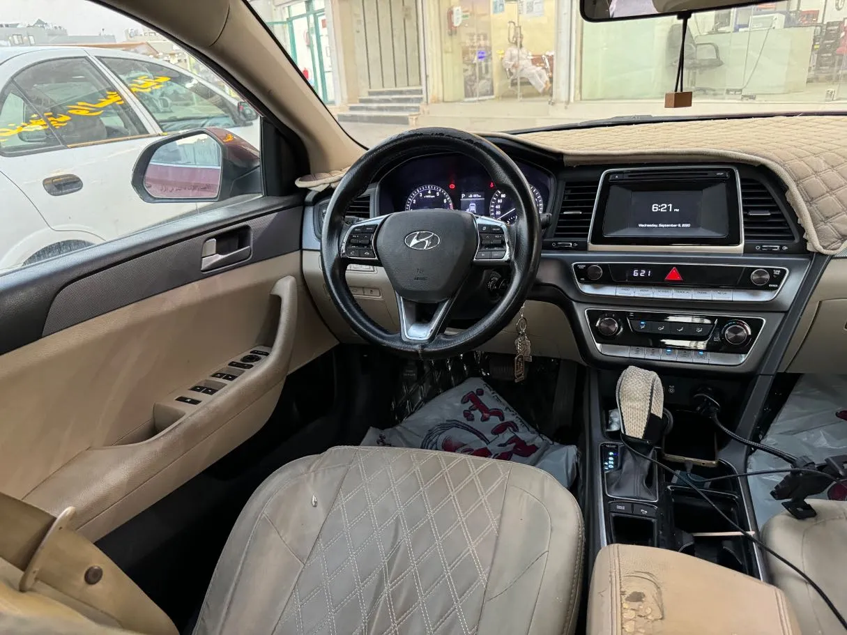 Car image 13