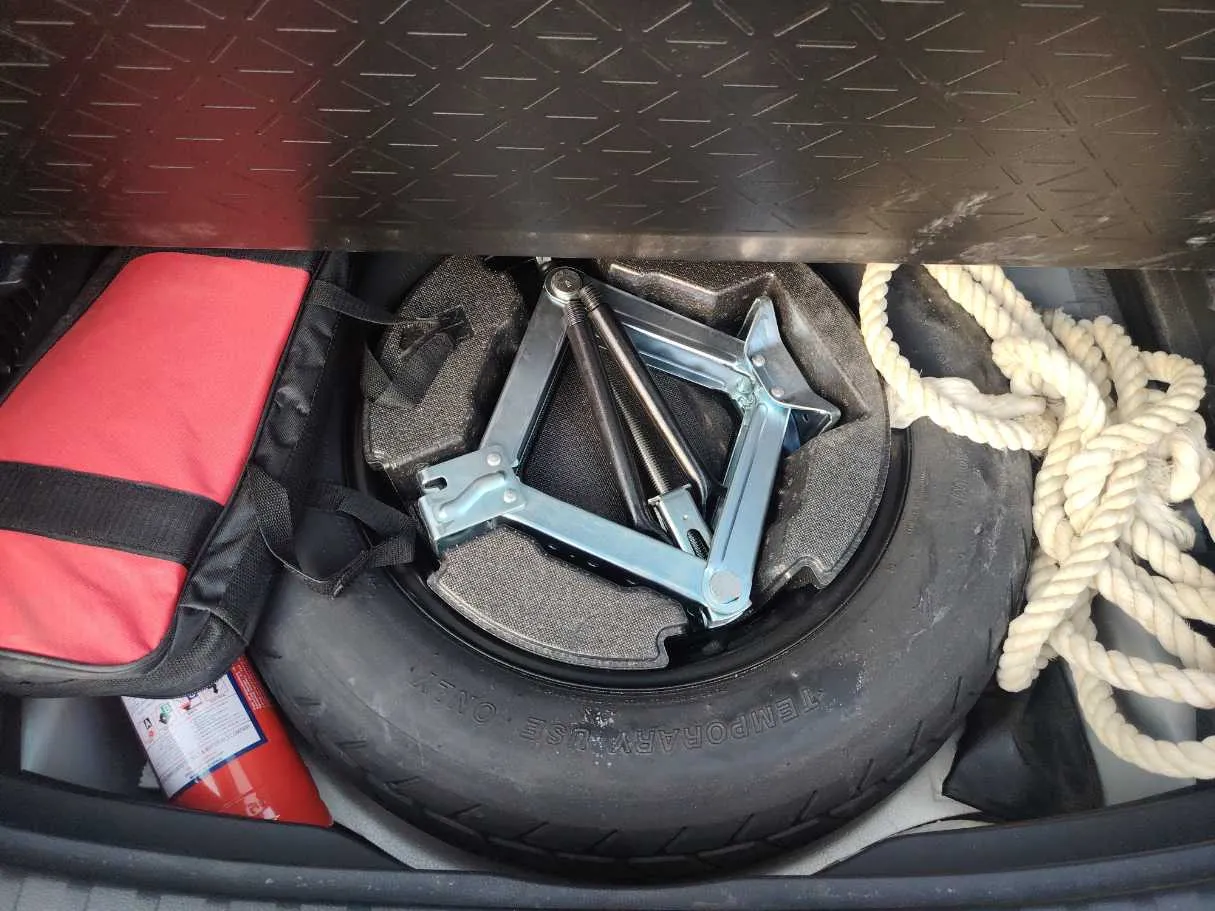 Car image 33