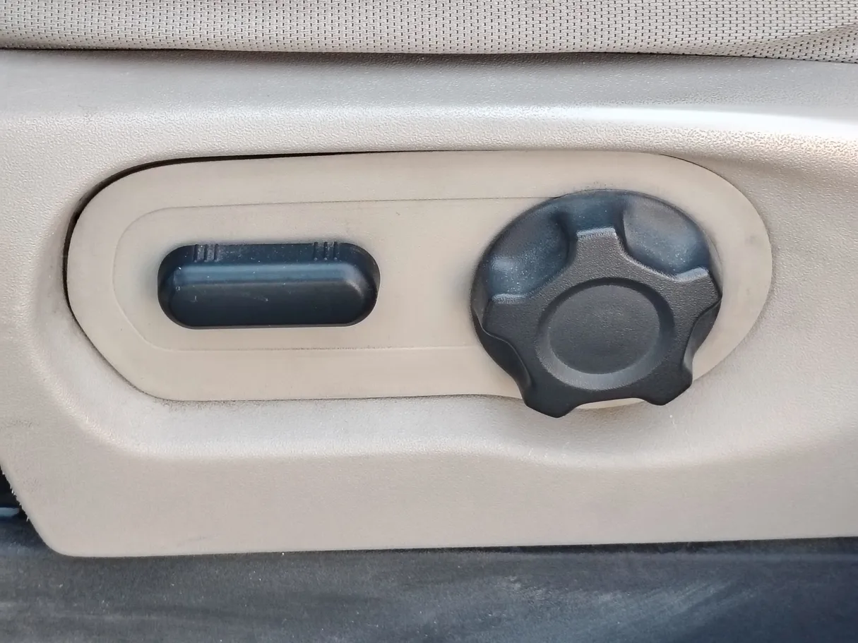 Car image 29