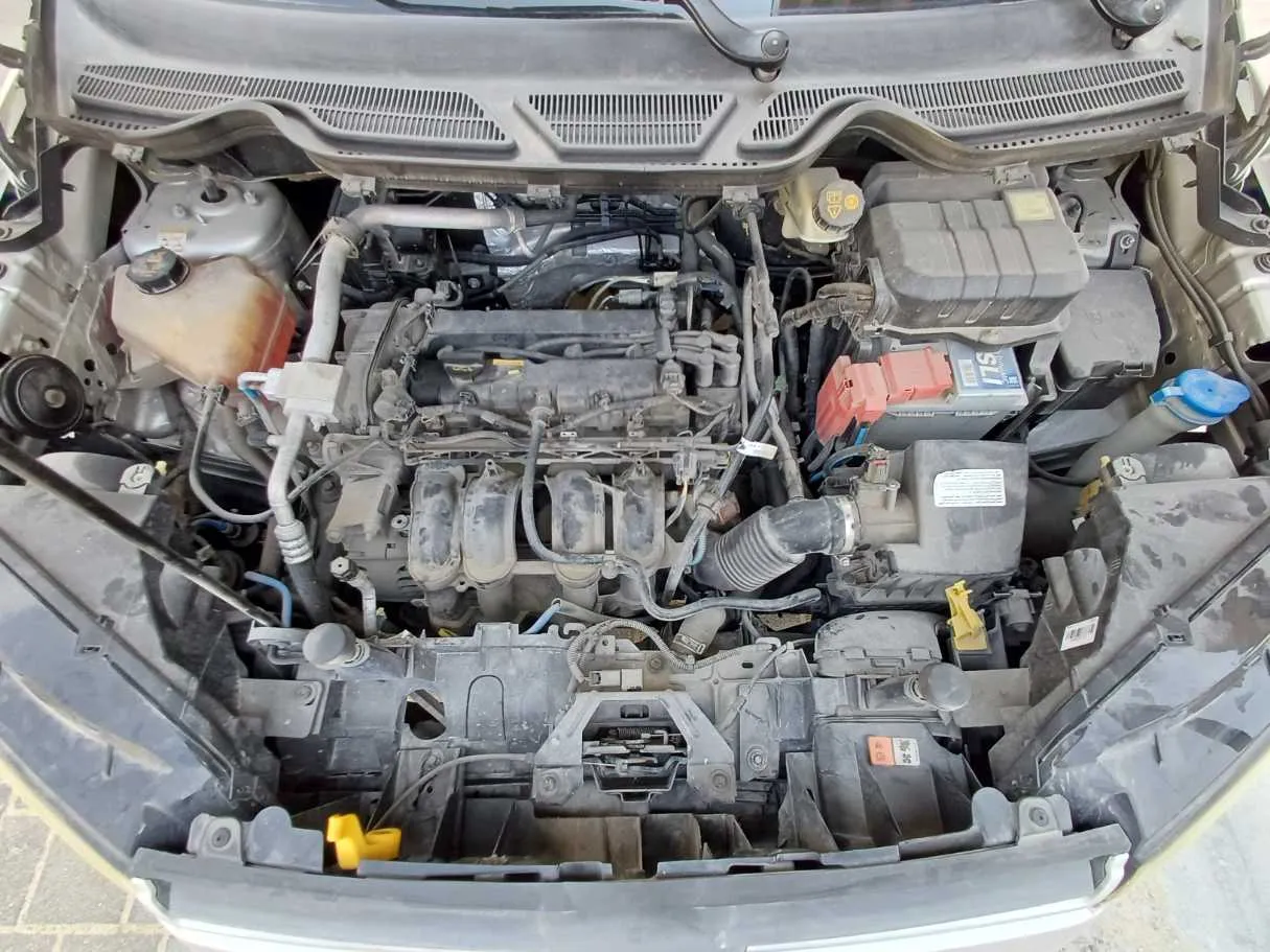 Car image 21