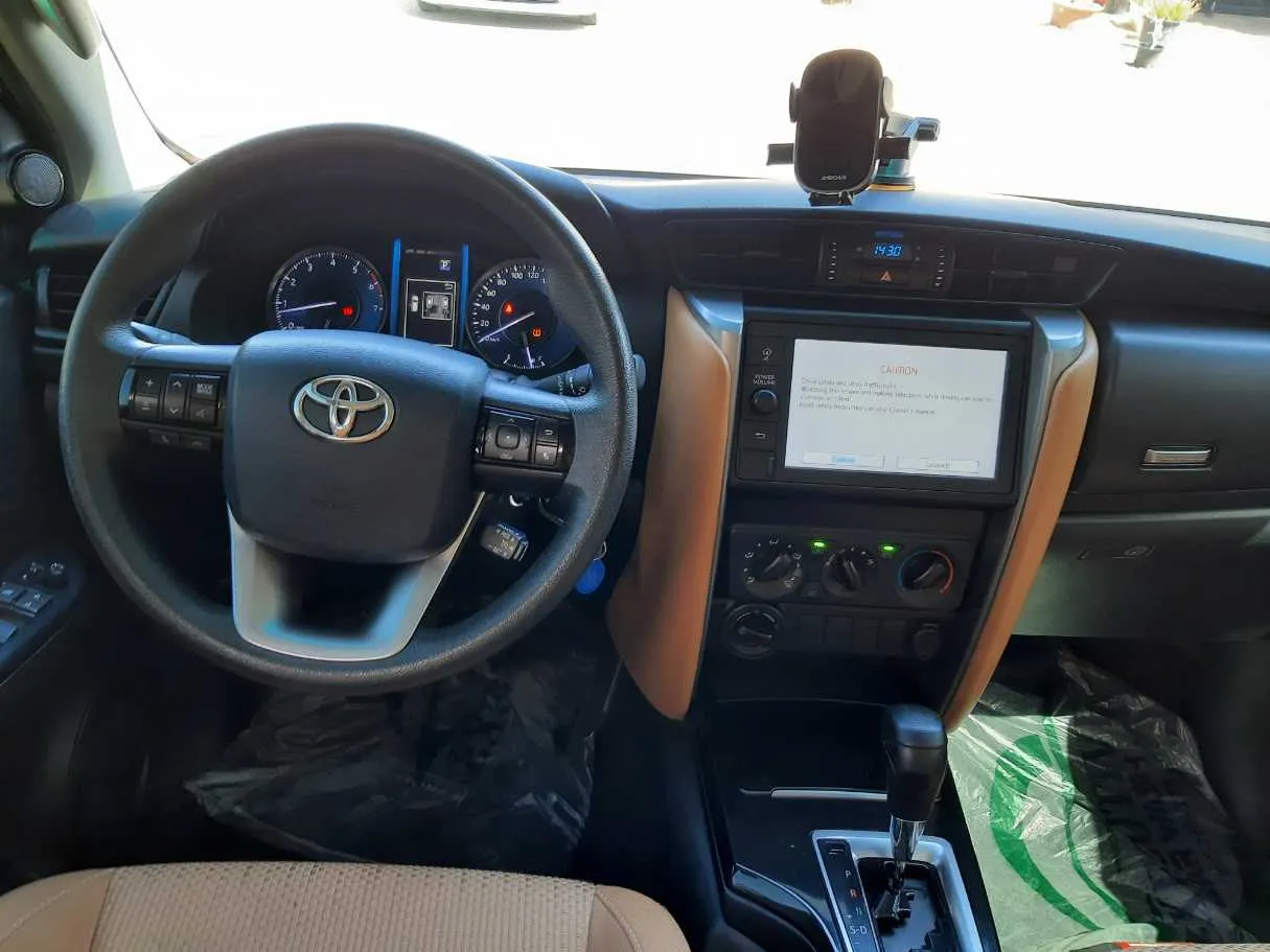 Car image 16
