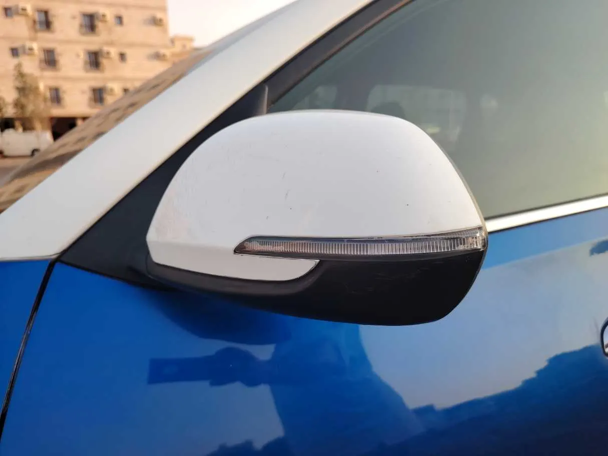 Car image 30
