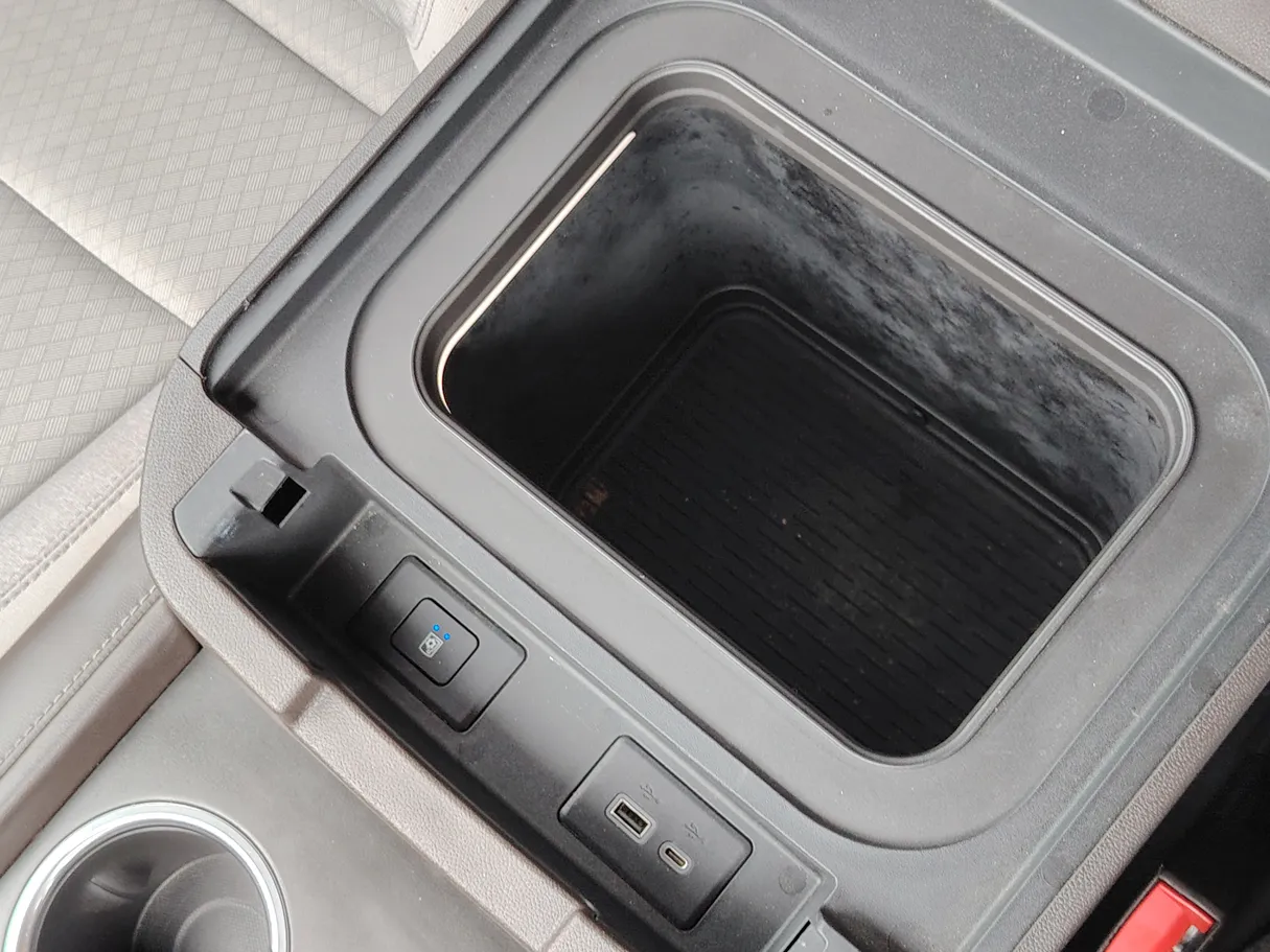 Car image 32