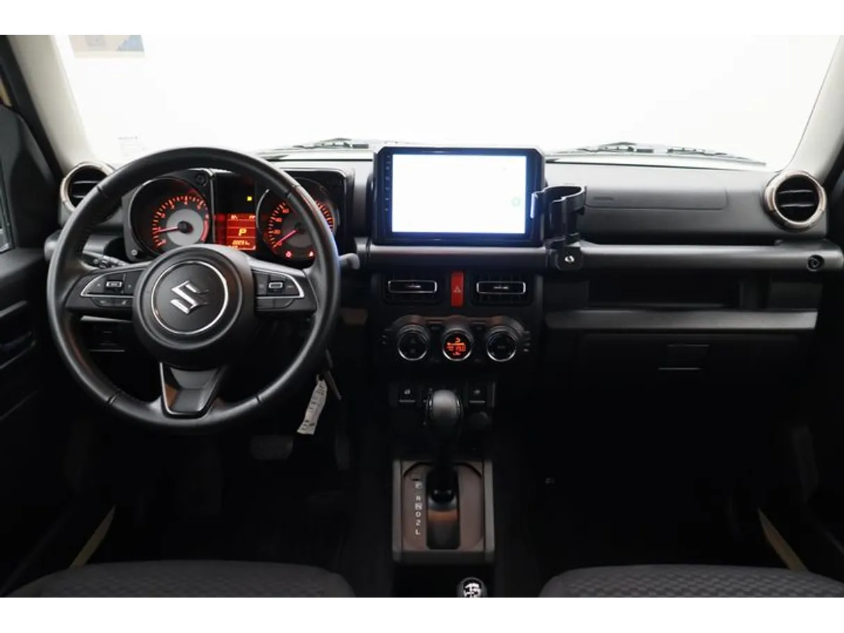 Car image 10