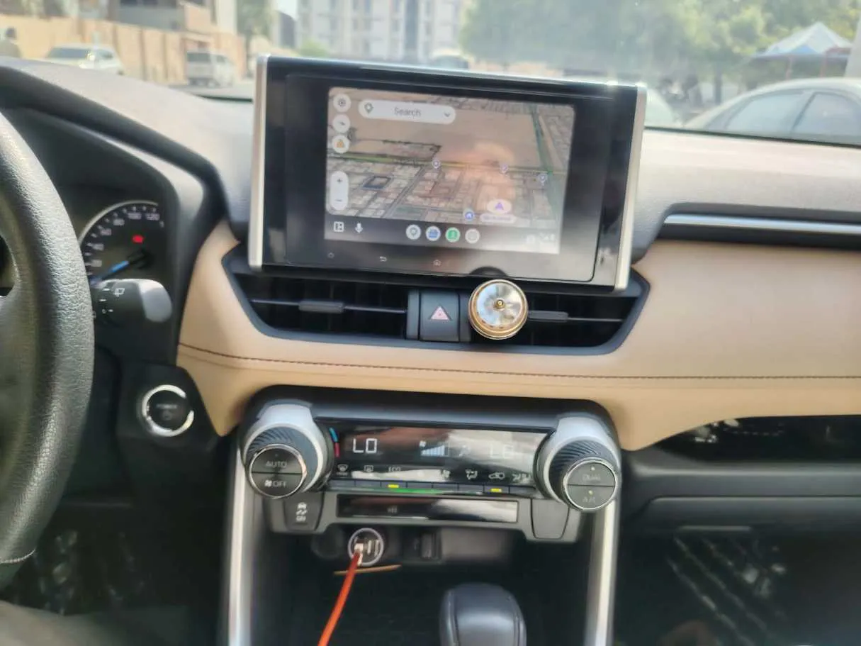 Car image 21