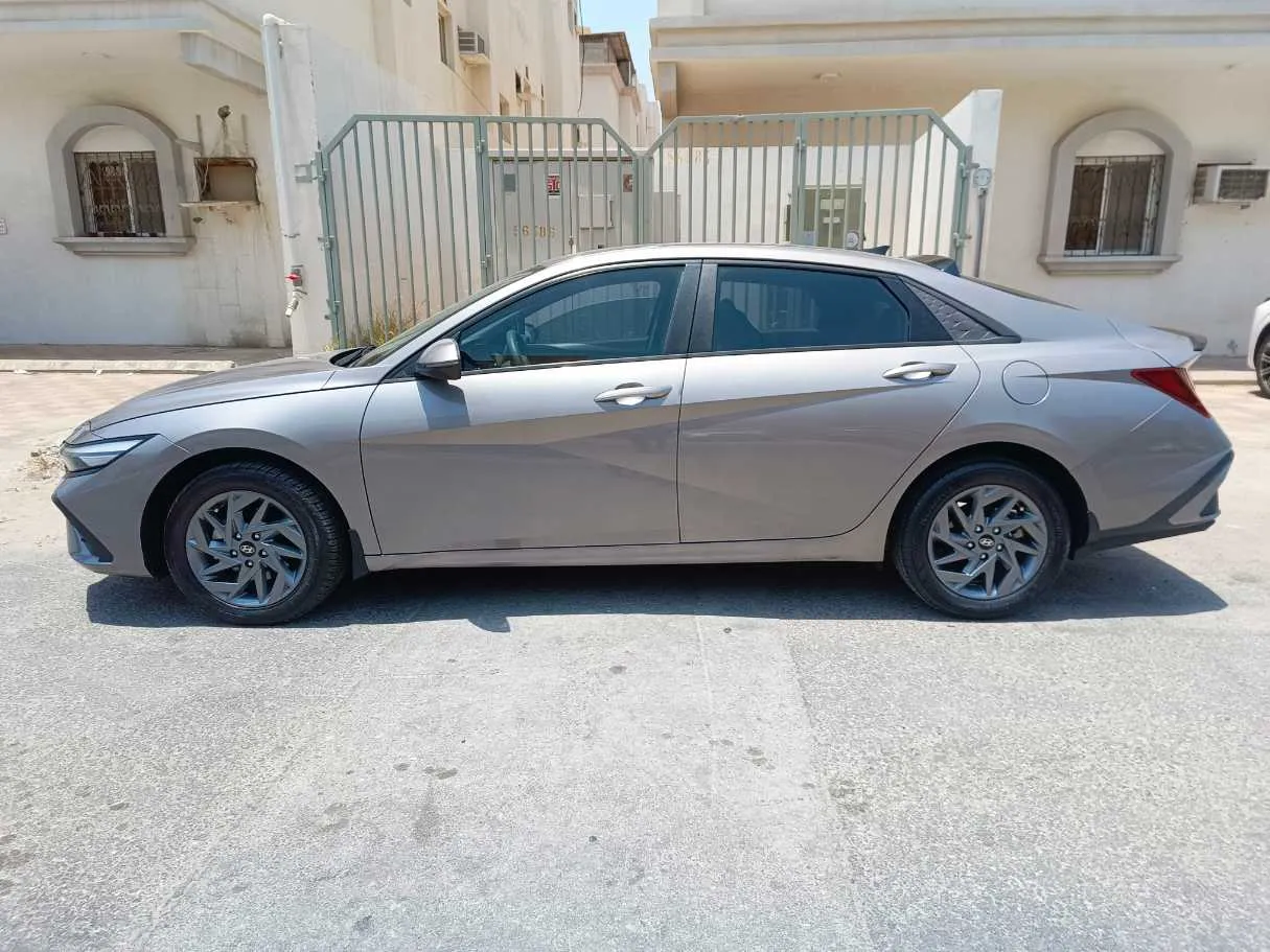 Car image 8