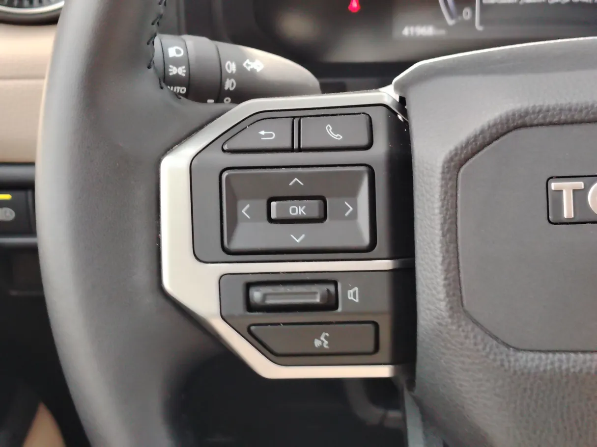 Car image 29