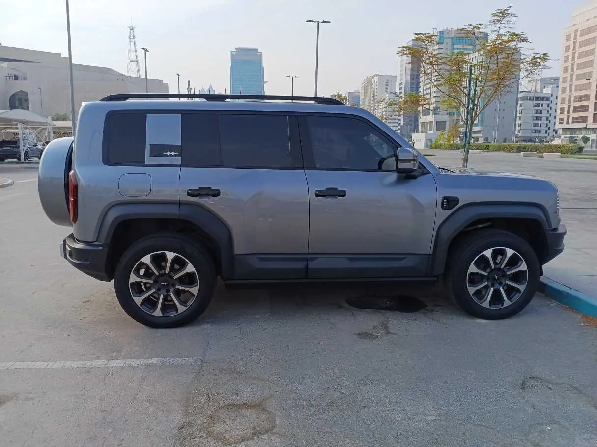 Car image 8