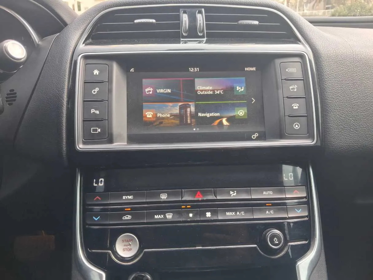 Car image 15