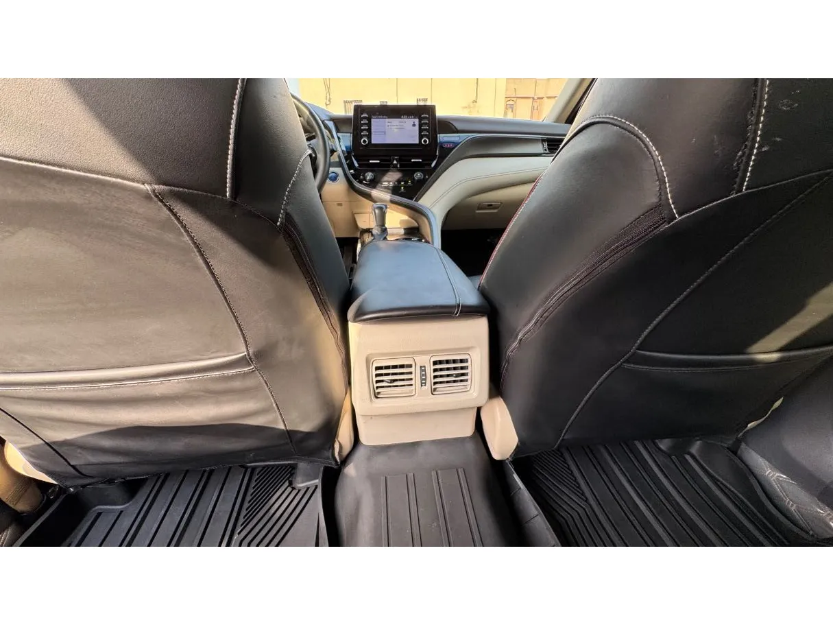 Car image 23
