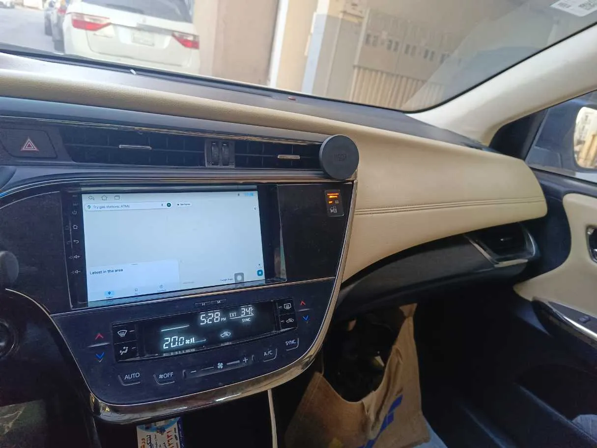 Car image 17