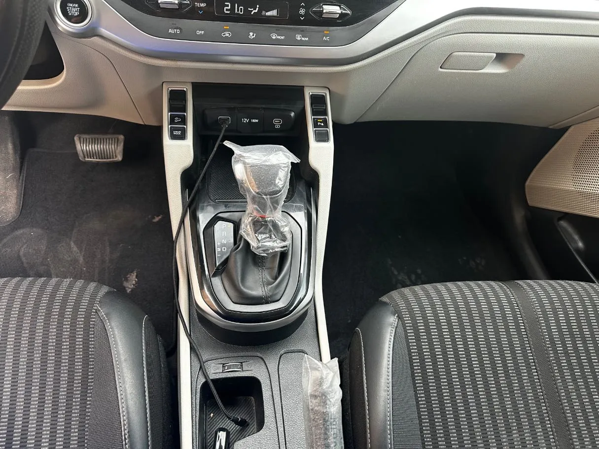 Car image 20