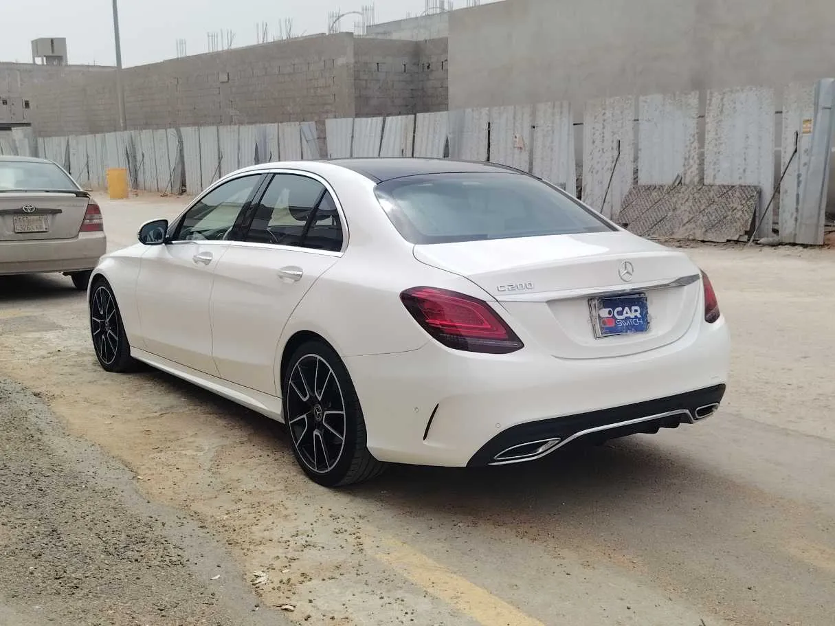 Car image 7