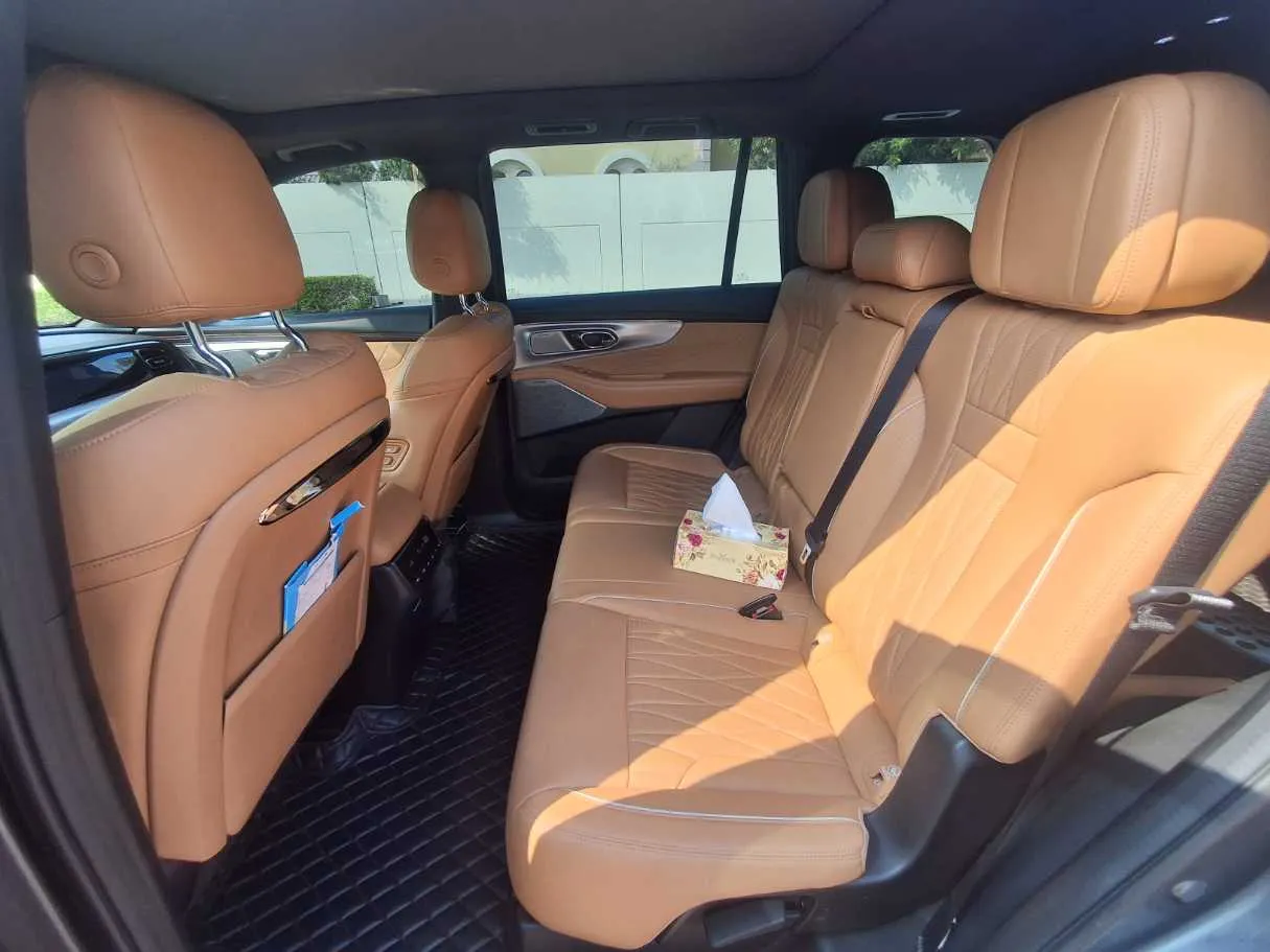 Car image 13