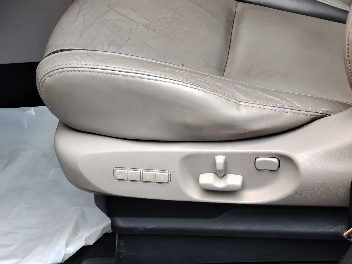 Car image 28
