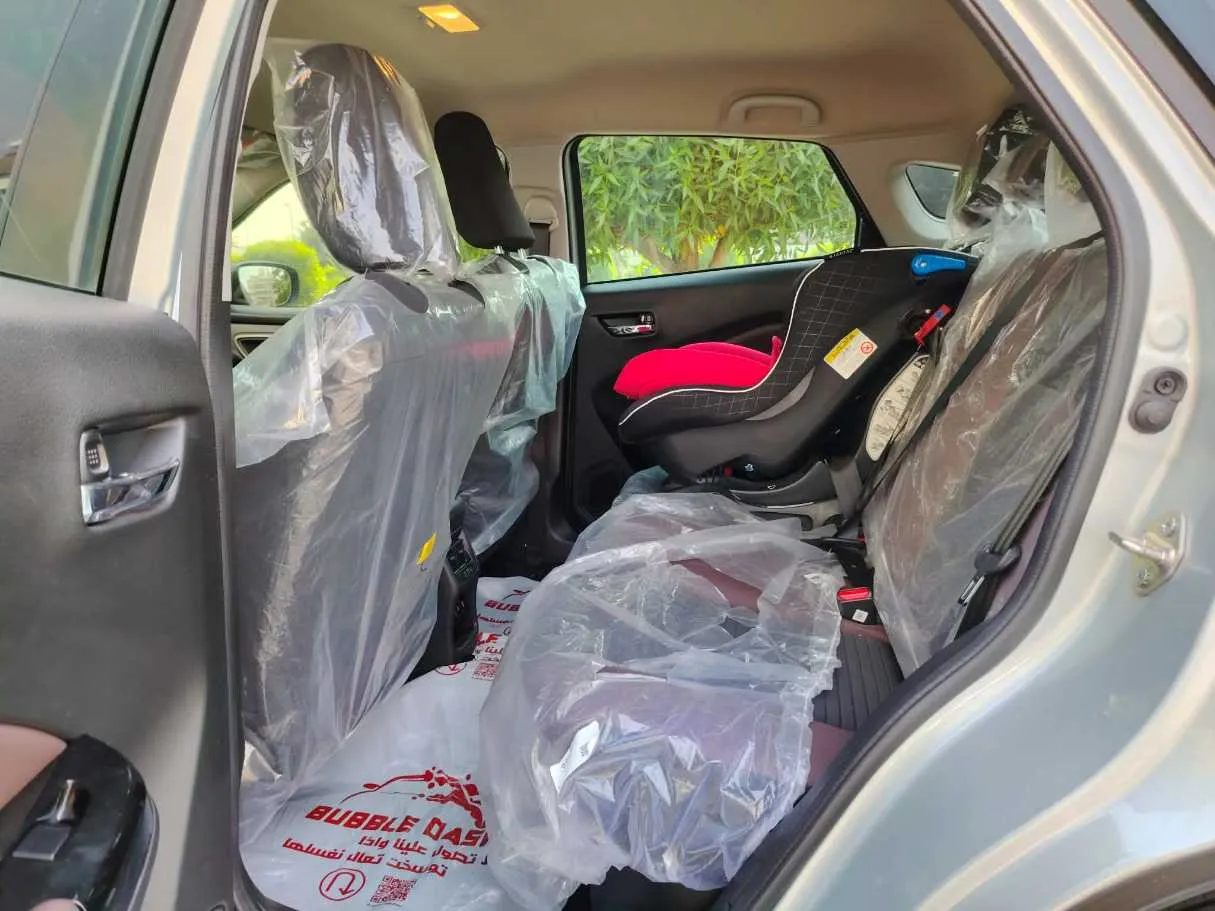 Car image 17