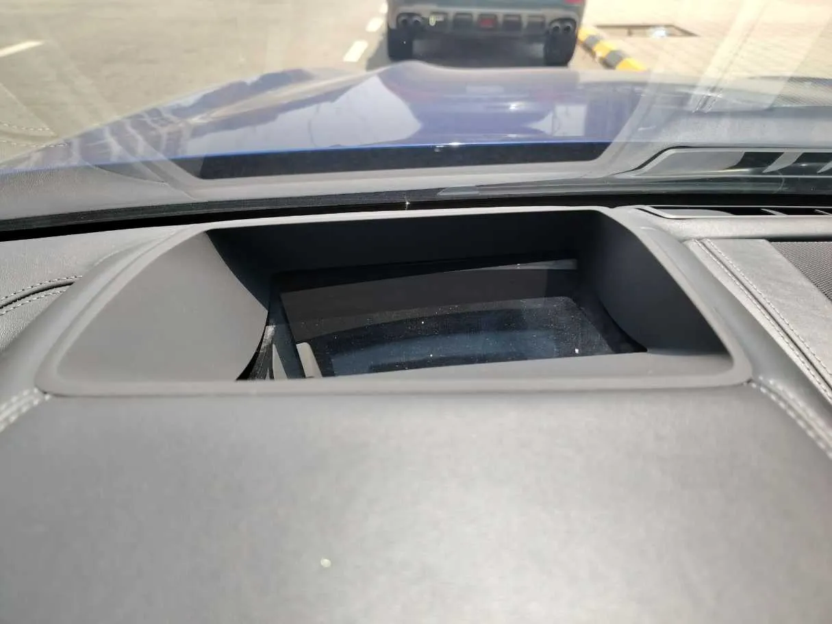 Car image 34