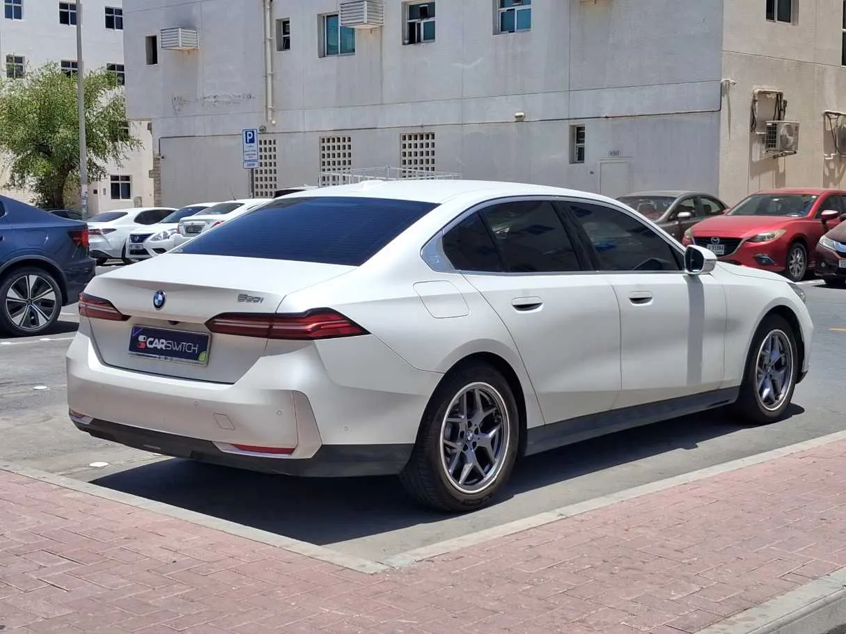 Car image 5