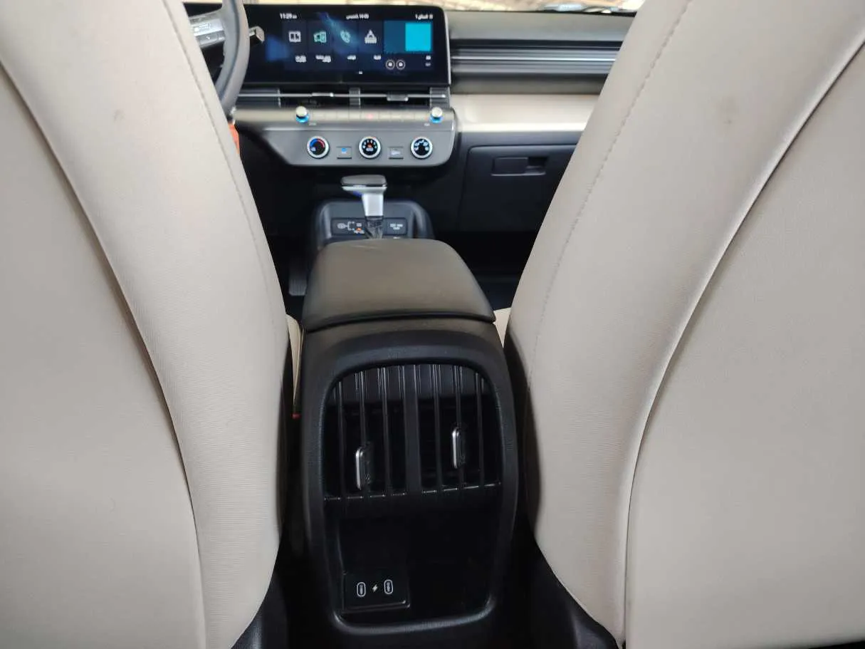 Car image 27