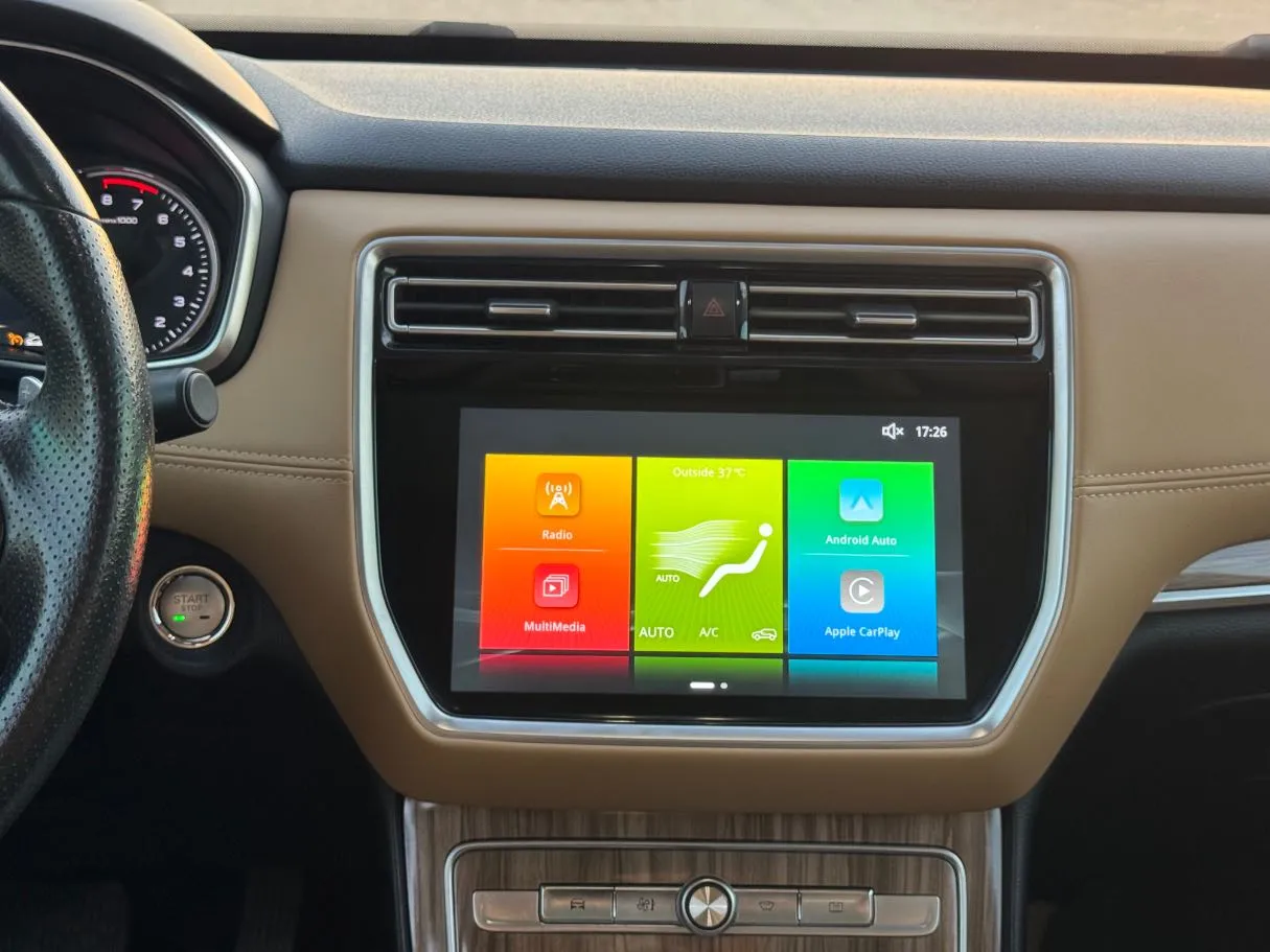 Car image 18